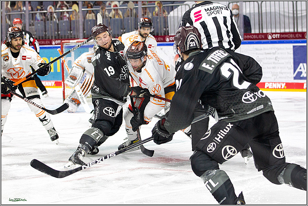 PENNY DEL;  Koelner Haie - Wolfsburg Grizzlys; Koeln, 17.03.2021
